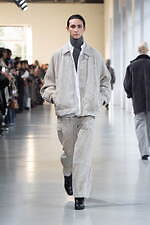 シュタイン 2025年秋冬コレクション - 日常の自然体に見出す優美さ｜写真32