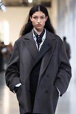 シュタイン 2025年秋冬コレクション - 日常の自然体に見出す優美さ｜写真46