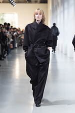 シュタイン 2025年秋冬コレクション - 日常の自然体に見出す優美さ｜写真55