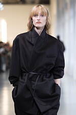 シュタイン 2025年秋冬コレクション - 日常の自然体に見出す優美さ｜写真56