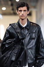 シュタイン 2025年秋冬コレクション - 日常の自然体に見出す優美さ｜写真60