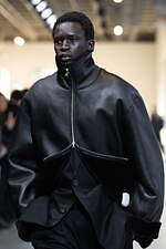 シュタイン 2025年秋冬コレクション - 日常の自然体に見出す優美さ｜写真65