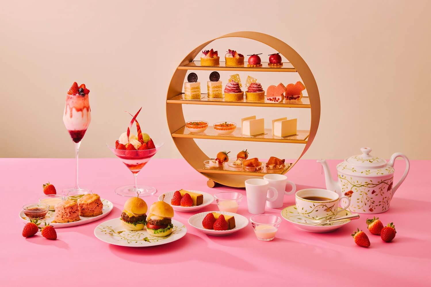 大阪ステーションホテル「苺×ホワイトチョコ」アフタヌーンティー
