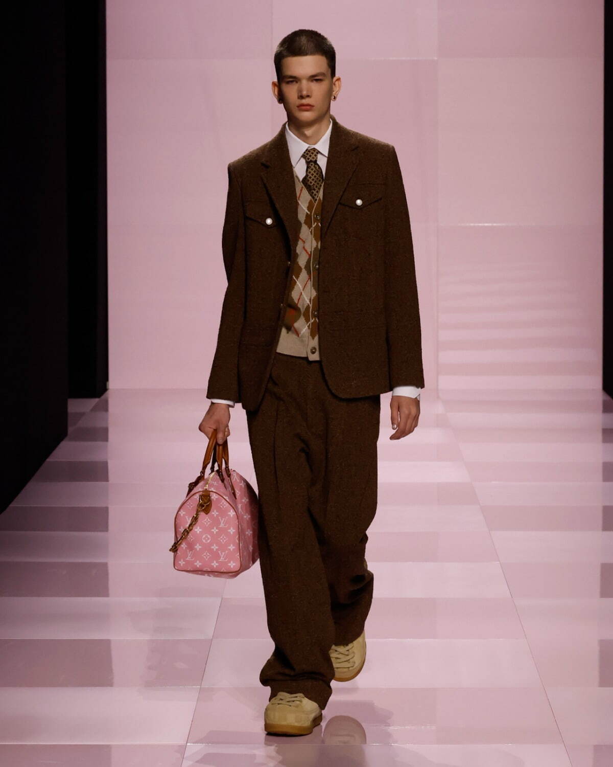 写真29/84|ルイ・ヴィトン(LOUIS VUITTON) 2025-26年秋冬メンズ 写真29/84|ルイ・ヴィトン(LOUIS VUITTON) 2025-26年秋冬メンズ
