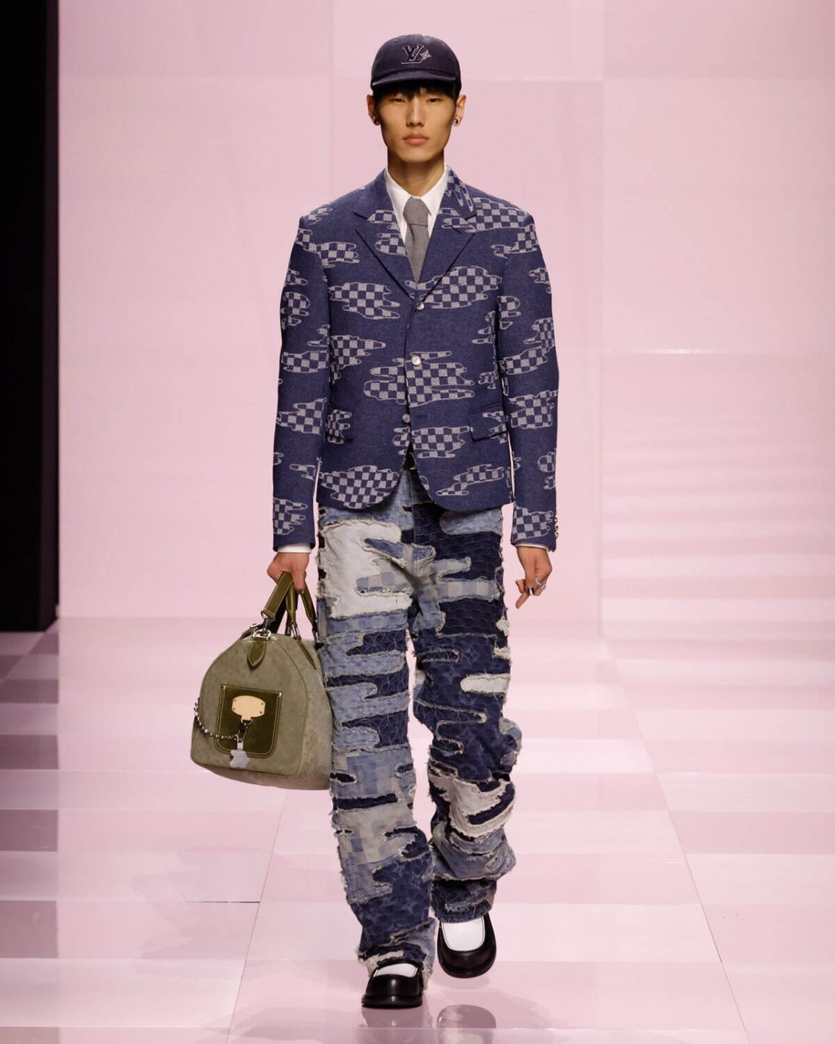 ルイ・ヴィトン(LOUIS VUITTON) 2025-26年秋冬メンズコレクション  - 写真60