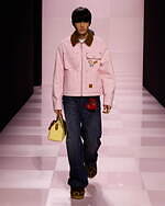 ルイ・ヴィトン 2025年秋冬メンズコレクション - NIGOとコラボ、エレガンスとストリートの交錯｜写真30