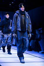 ジョルジオ アルマーニ 2025年秋冬メンズコレクション - 柔らかなエレガンスが立ち現れる場所｜写真45