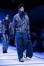 ジョルジオ アルマーニ 2025年秋冬メンズコレクション - 柔らかなエレガンスが立ち現れる場所｜写真49