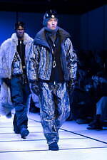 ジョルジオ アルマーニ 2025年秋冬メンズコレクション - 柔らかなエレガンスが立ち現れる場所｜写真50