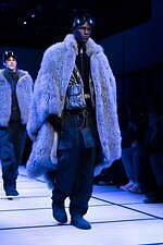 ジョルジオ アルマーニ 2025年秋冬メンズコレクション - 柔らかなエレガンスが立ち現れる場所｜写真51