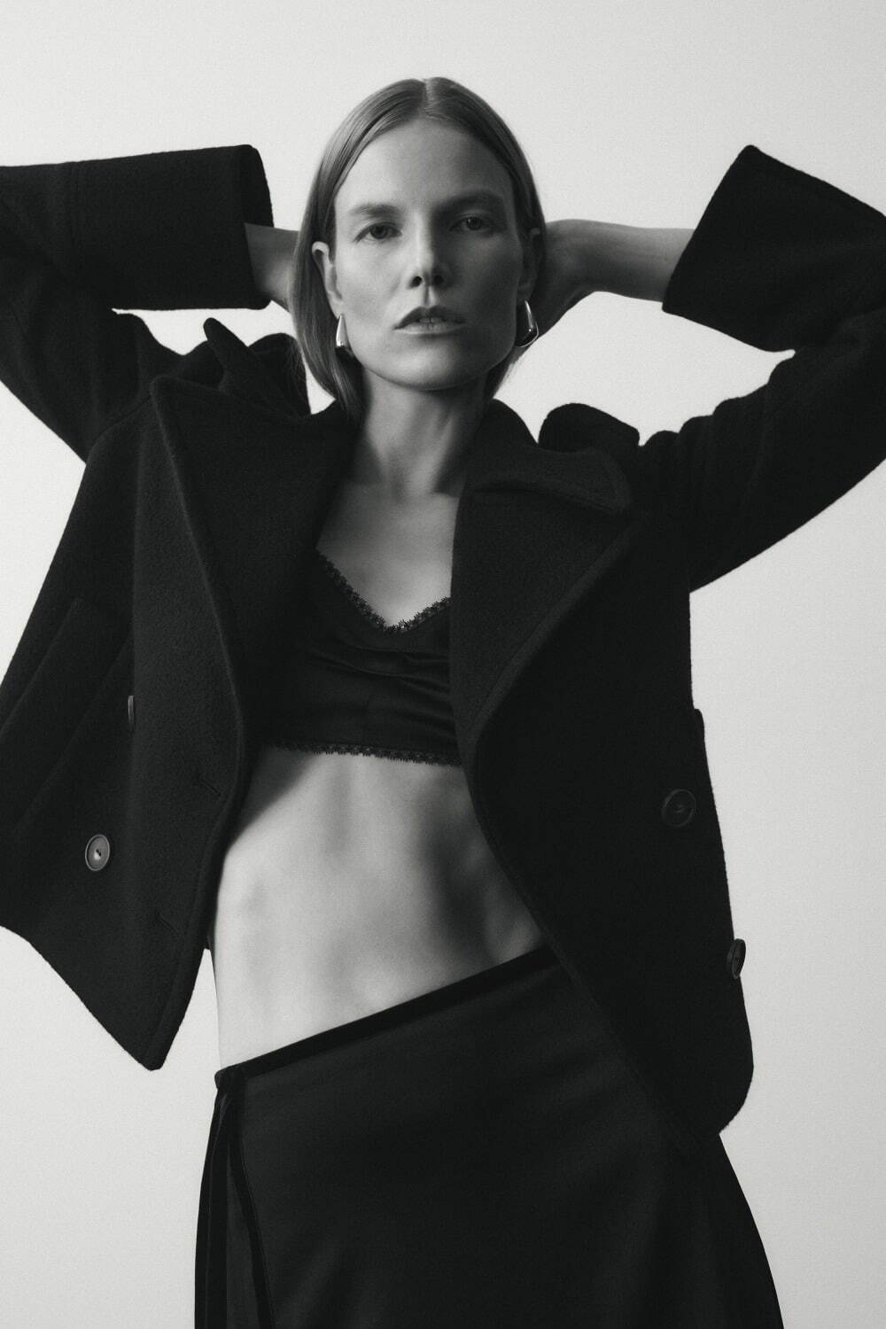 ヴィンス(Vince) 2025年リゾートウィメンズコレクション  - 写真4