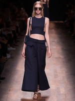 ヴァレンティノ 2015年春夏コレクション - 華やかなドレスにゆらめいた、18世紀の旅の記憶｜写真9