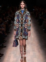 ヴァレンティノ 2015年春夏コレクション - 華やかなドレスにゆらめいた、18世紀の旅の記憶｜写真15