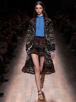 ヴァレンティノ 2015年春夏コレクション - 華やかなドレスにゆらめいた、18世紀の旅の記憶｜写真34