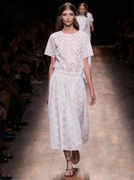 ヴァレンティノ 2015年春夏コレクション - 華やかなドレスにゆらめいた、18世紀の旅の記憶｜写真38