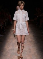 ヴァレンティノ 2015年春夏コレクション - 華やかなドレスにゆらめいた、18世紀の旅の記憶｜写真40