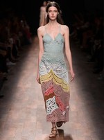 ヴァレンティノ 2015年春夏コレクション - 華やかなドレスにゆらめいた、18世紀の旅の記憶｜写真45