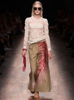 ヴァレンティノ 2015年春夏コレクション - 華やかなドレスにゆらめいた、18世紀の旅の記憶｜写真59