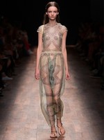 ヴァレンティノ 2015年春夏コレクション - 華やかなドレスにゆらめいた、18世紀の旅の記憶｜写真70