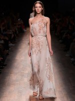 ヴァレンティノ 2015年春夏コレクション - 華やかなドレスにゆらめいた、18世紀の旅の記憶｜写真84