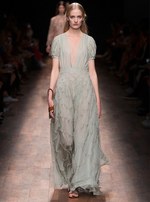 ヴァレンティノ 2015年春夏コレクション - 華やかなドレスにゆらめいた、18世紀の旅の記憶｜写真88