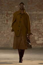 アミ 2025年秋冬コレクション - 上品な佇まいに吹き込むリラクシングさ｜写真11