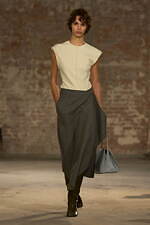 アミ 2025年秋冬コレクション - 上品な佇まいに吹き込むリラクシングさ｜写真35