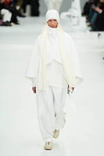 アイム メン 2025年秋冬コレクション - “一枚の布”と身体が織りなす〈折り目〉の造形｜写真6