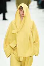 アイム メン 2025年秋冬コレクション - “一枚の布”と身体が織りなす〈折り目〉の造形｜写真44