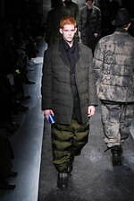 ヨウジヤマモト 2025年秋冬メンズコレクション - 包みこみ、確かめる“温かさ”｜写真67