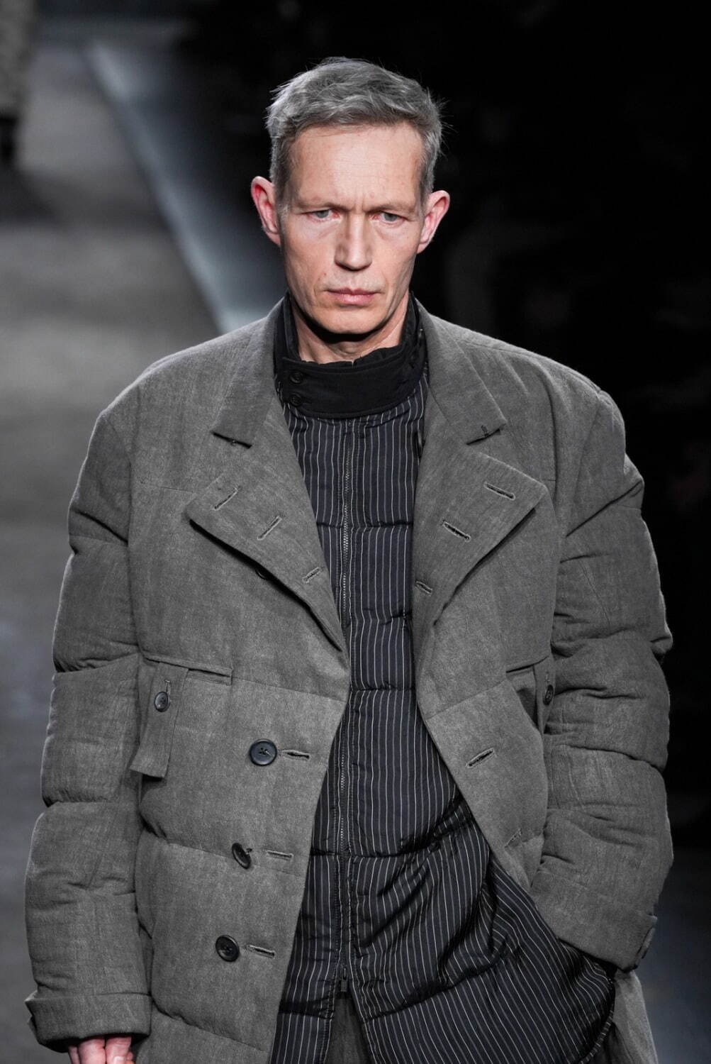 ヨウジヤマモト(Yohji Yamamoto) 2025-26年秋冬メンズコレクション  - 写真75