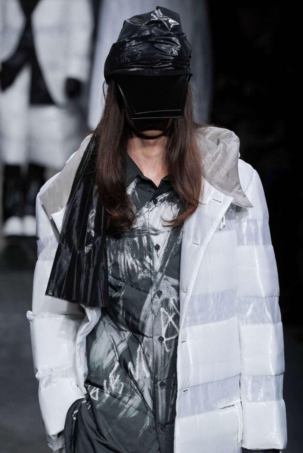 ヨウジヤマモト(Yohji Yamamoto) 2025-26年秋冬メンズコレクション  - 写真83
