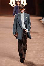 アミリ 2025年秋冬コレクション - 華やぎと洗練に波打つ色気｜写真3