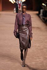 アミリ 2025年秋冬コレクション - 華やぎと洗練に波打つ色気｜写真11