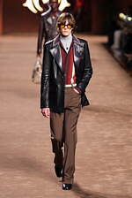 アミリ 2025年秋冬コレクション - 華やぎと洗練に波打つ色気｜写真13