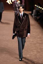 アミリ 2025年秋冬コレクション - 華やぎと洗練に波打つ色気｜写真18