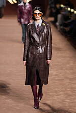 アミリ 2025年秋冬コレクション - 華やぎと洗練に波打つ色気｜写真20