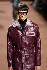 アミリ 2025年秋冬コレクション - 華やぎと洗練に波打つ色気｜写真22