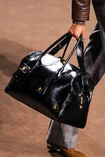 アミリ 2025年秋冬コレクション - 華やぎと洗練に波打つ色気｜写真42