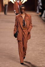 アミリ 2025年秋冬コレクション - 華やぎと洗練に波打つ色気｜写真46