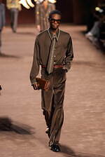 アミリ 2025年秋冬コレクション - 華やぎと洗練に波打つ色気｜写真53