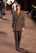 アミリ 2025年秋冬コレクション - 華やぎと洗練に波打つ色気｜写真54