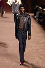 アミリ 2025年秋冬コレクション - 華やぎと洗練に波打つ色気｜写真57