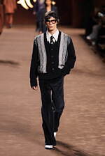 アミリ 2025年秋冬コレクション - 華やぎと洗練に波打つ色気｜写真60