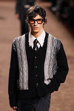 アミリ 2025年秋冬コレクション - 華やぎと洗練に波打つ色気｜写真61