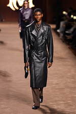 アミリ 2025年秋冬コレクション - 華やぎと洗練に波打つ色気｜写真64