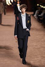 アミリ 2025年秋冬コレクション - 華やぎと洗練に波打つ色気｜写真68