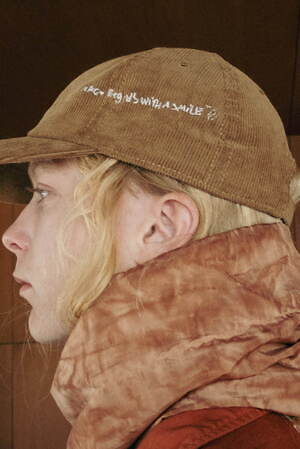 インアット(INNAT) 2025-26年秋冬ウィメンズ&メンズコレクション  - 写真1