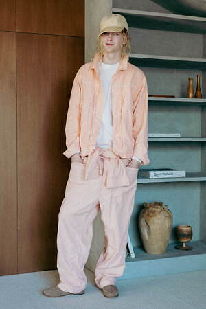 インアット(INNAT) 2025-26年秋冬ウィメンズ&メンズコレクション  - 写真4