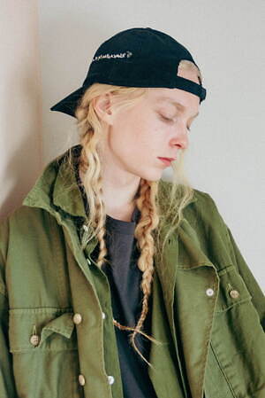 インアット(INNAT) 2025-26年秋冬ウィメンズ&メンズコレクション  - 写真13